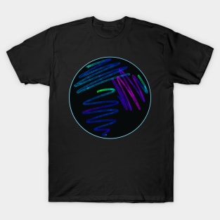 Bacterial Culture streaks on glass Petri Dish in Microbiology Lab T-Shirt